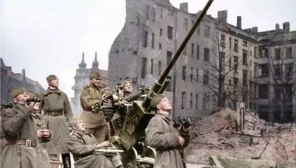  柏林联合防线失误遭升班马羞辱  