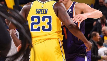  布克持续输出太阳客场擒获爵士守榜首