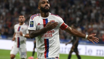  法甲金靴争夺白热化，姆巴佩与拉卡泽特仅差一球  