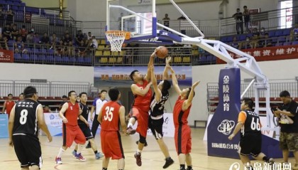  霍芬海姆主场氛围火爆，球迷助威声助力球队逆转取胜  