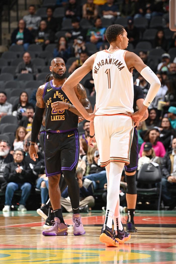  马刺文班亚马首秀惊艳  