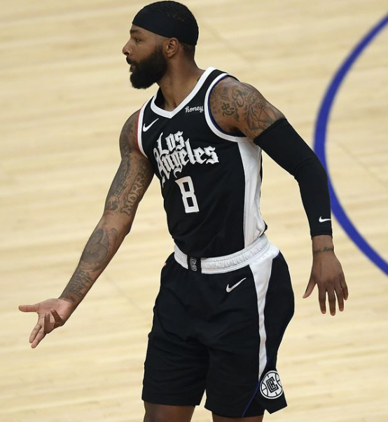  拉文压哨三分命中，公牛逆转活塞保留附加赛资格  